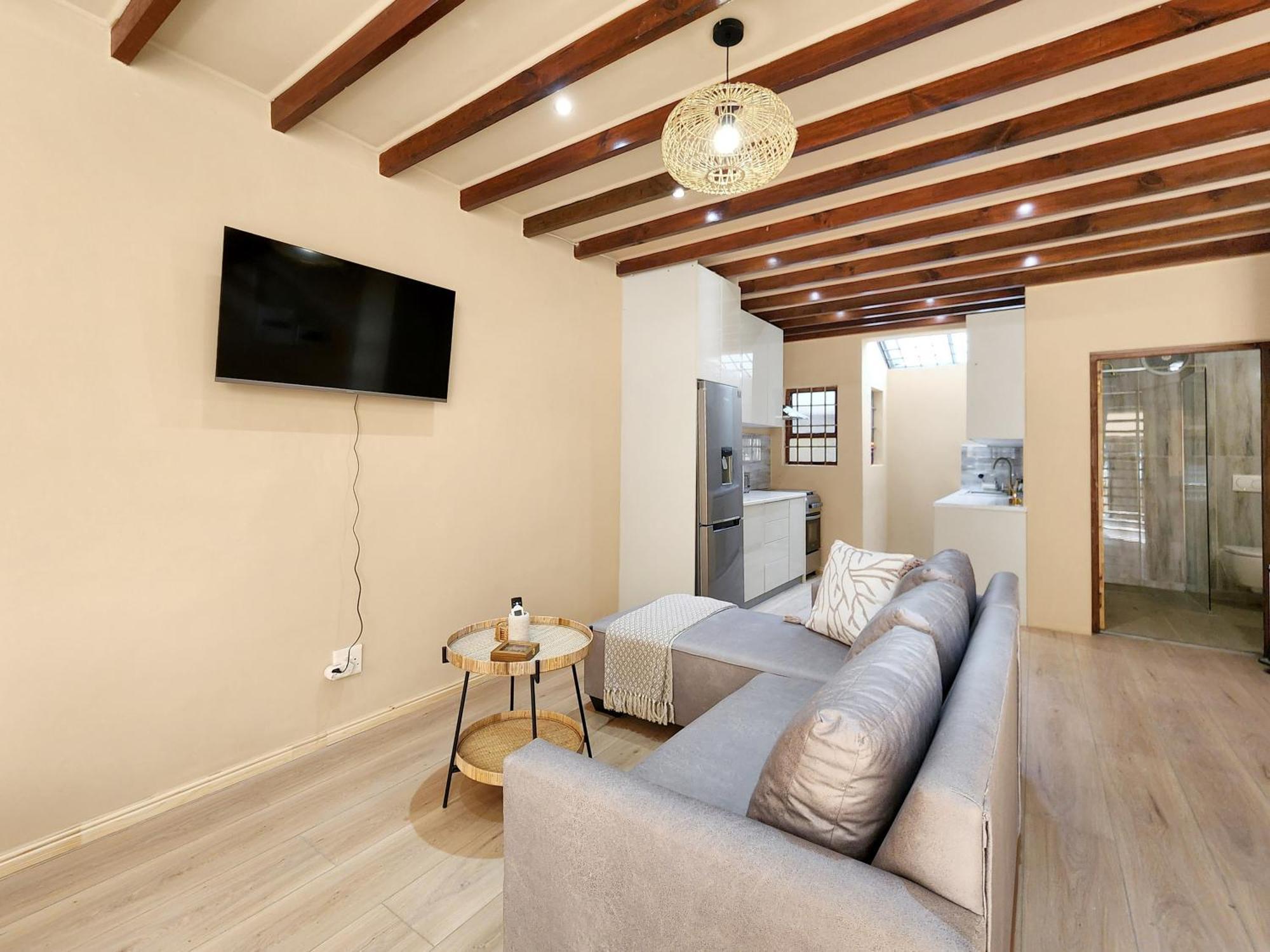 Newly Renovated, Central, Spacious And Family Friendly Holiday home *