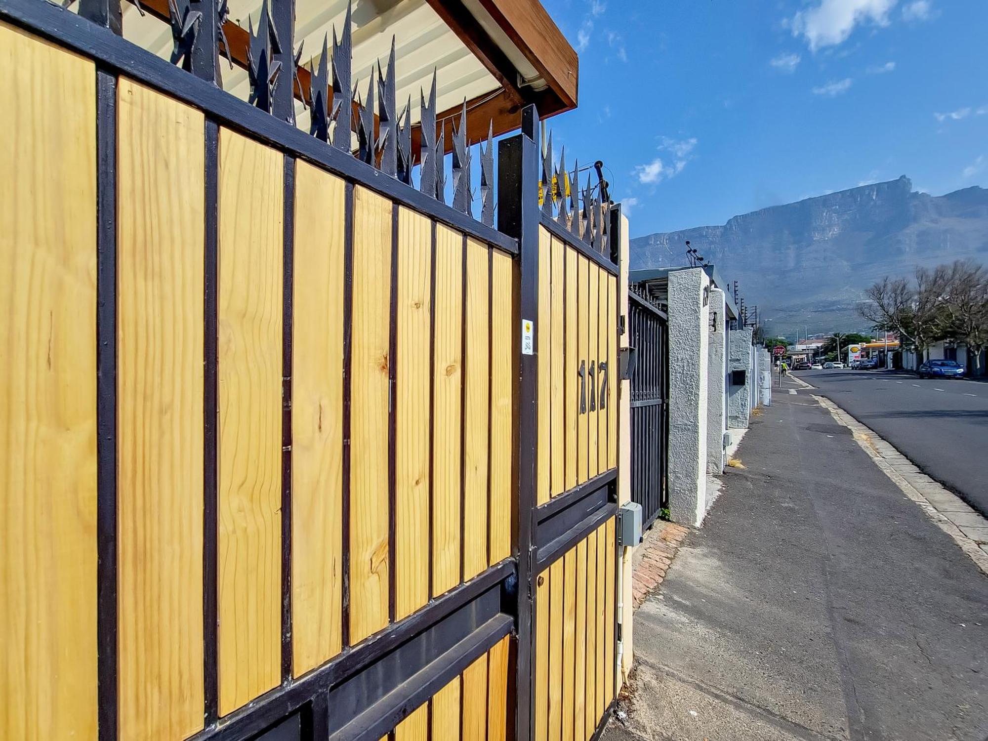 Newly Renovated, Central, Spacious And Family Friendly Holiday home *