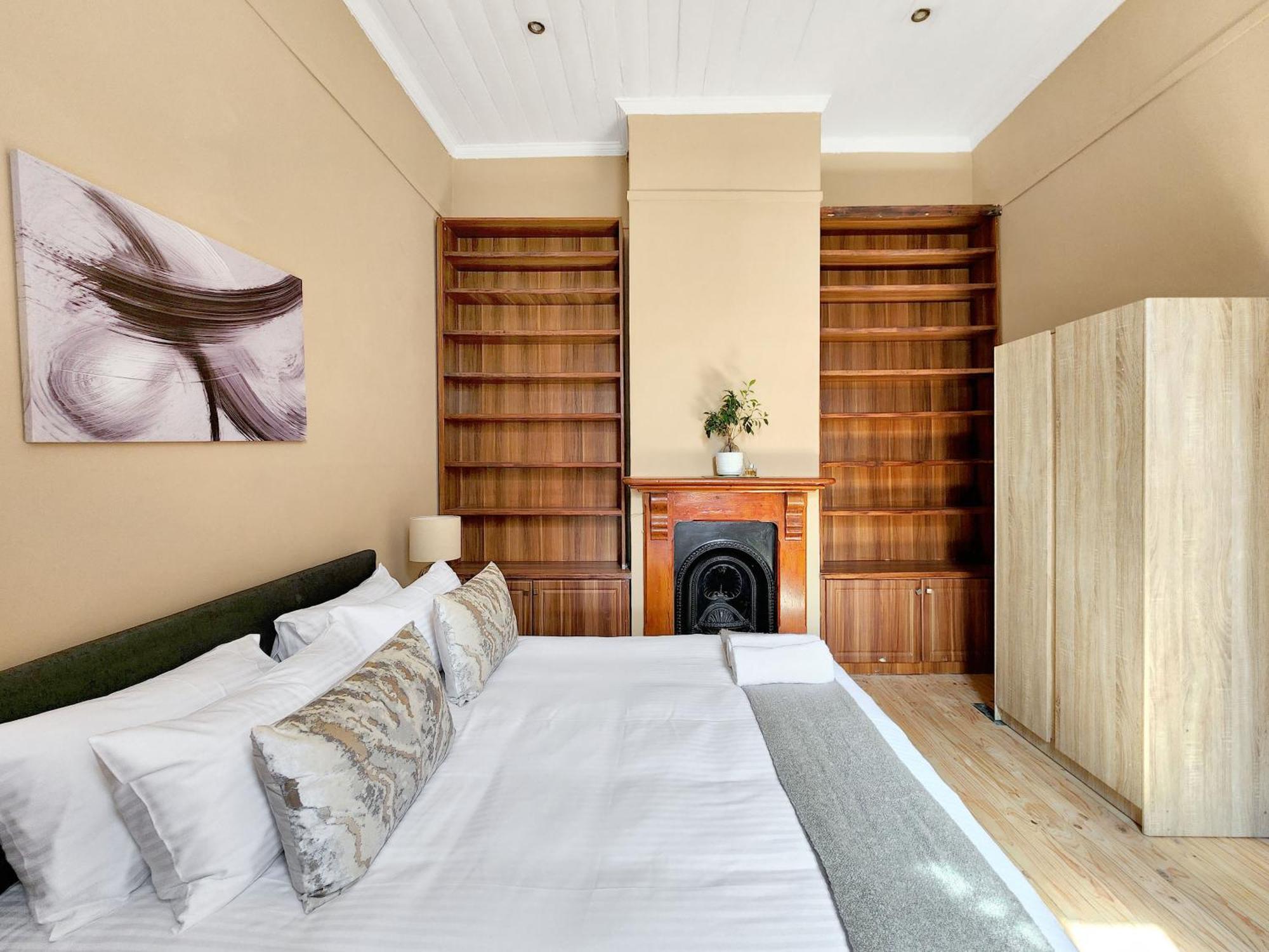 Holiday home Newly Renovated, Central, Spacious And Family Friendly Cape Town
