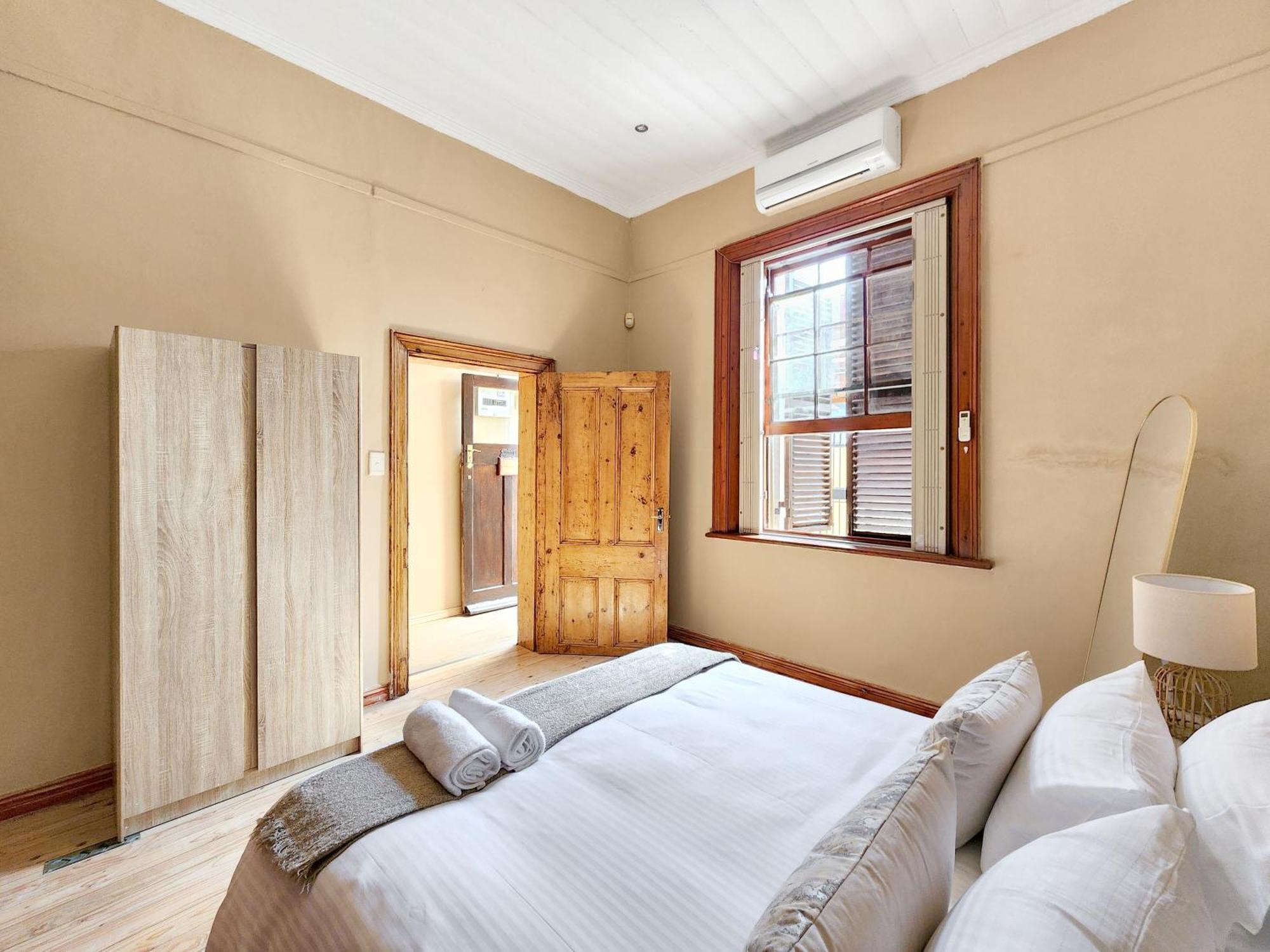 Newly Renovated, Central, Spacious And Family Friendly Cape Town