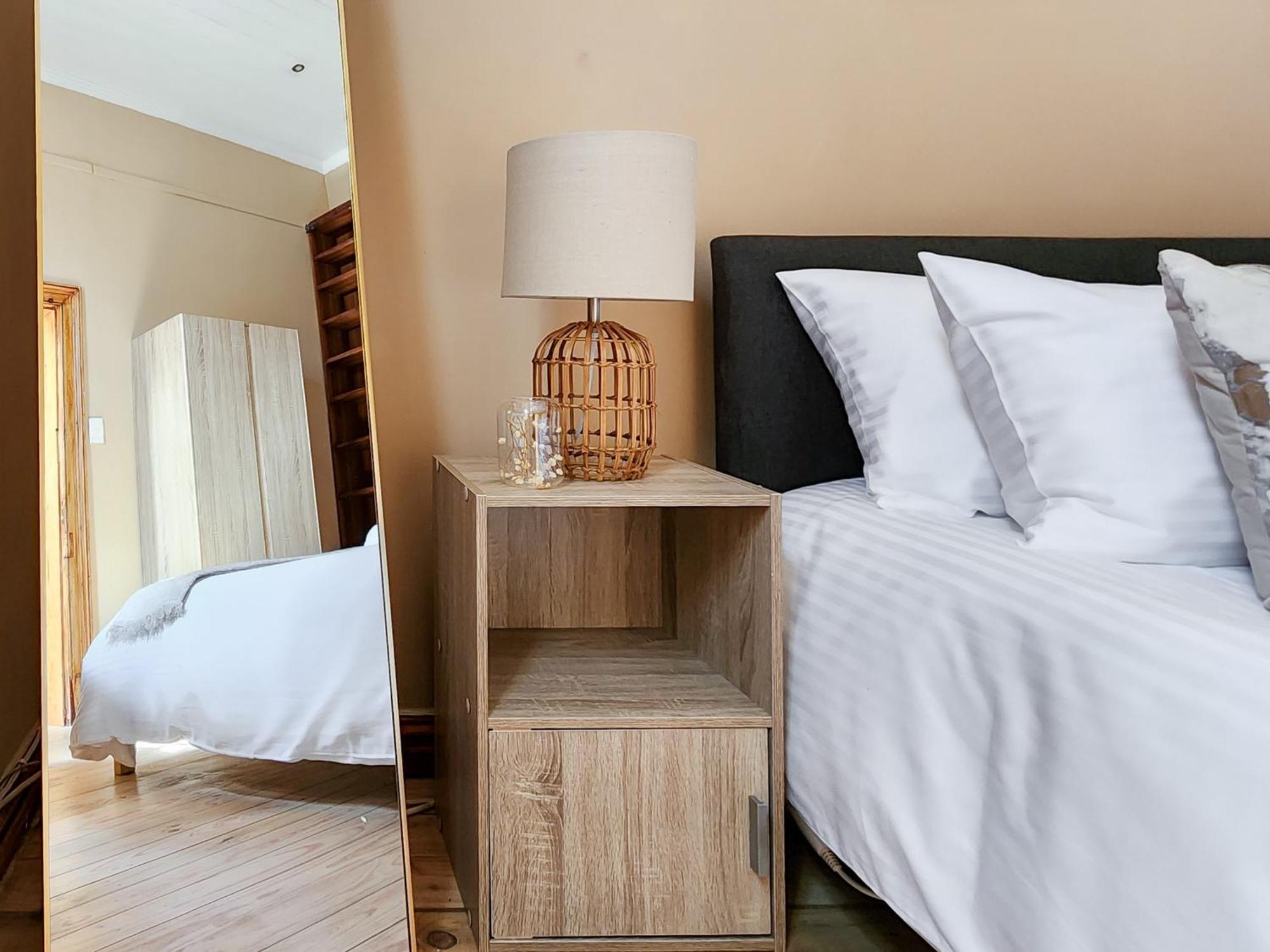 Newly Renovated, Central, Spacious And Family Friendly * Cape Town